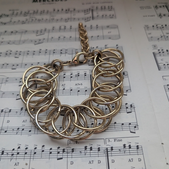 Vintage Elegant Gold Chain Bracelet - Picture 8 of 10